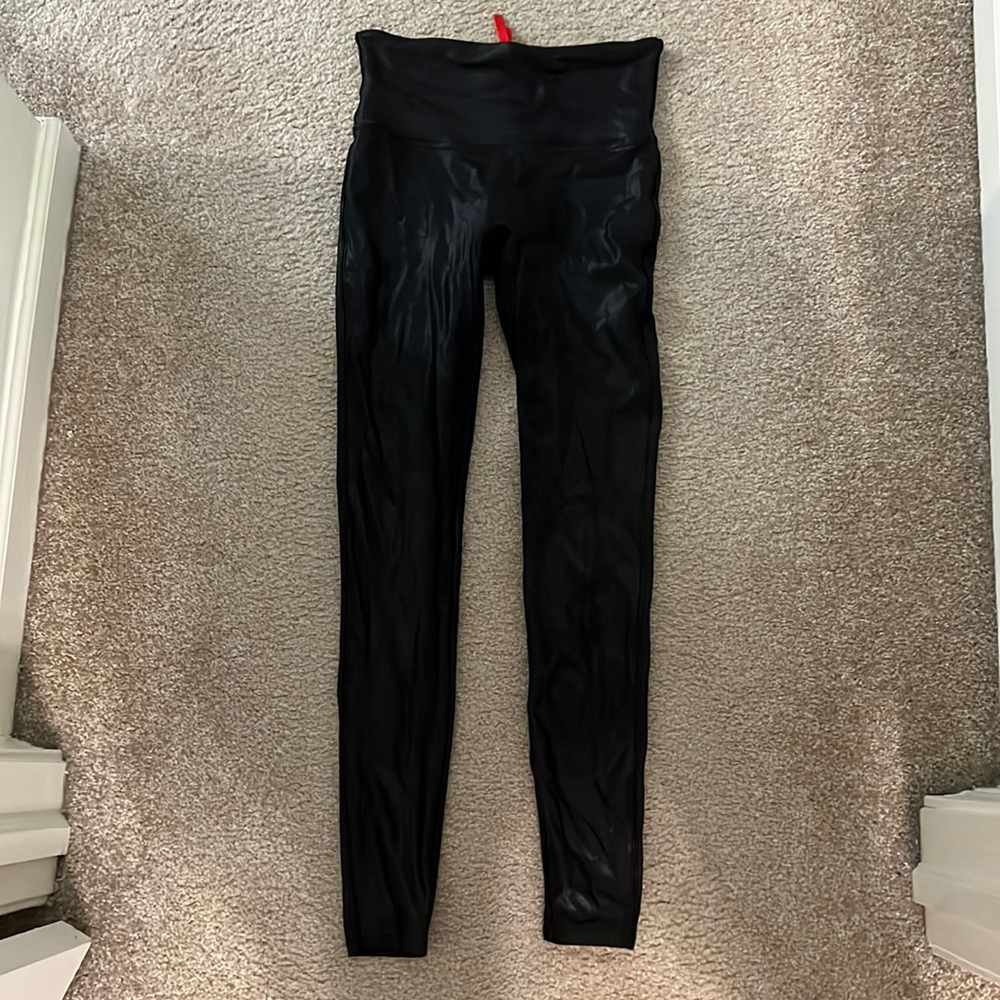 Spanx faux leather leggings in black size M